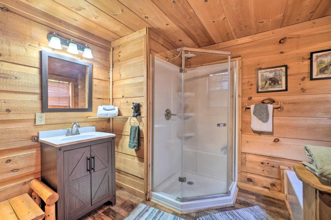 Sevierville Sanctuary Hot Tub, Pool Table And Deck! 외부 사진