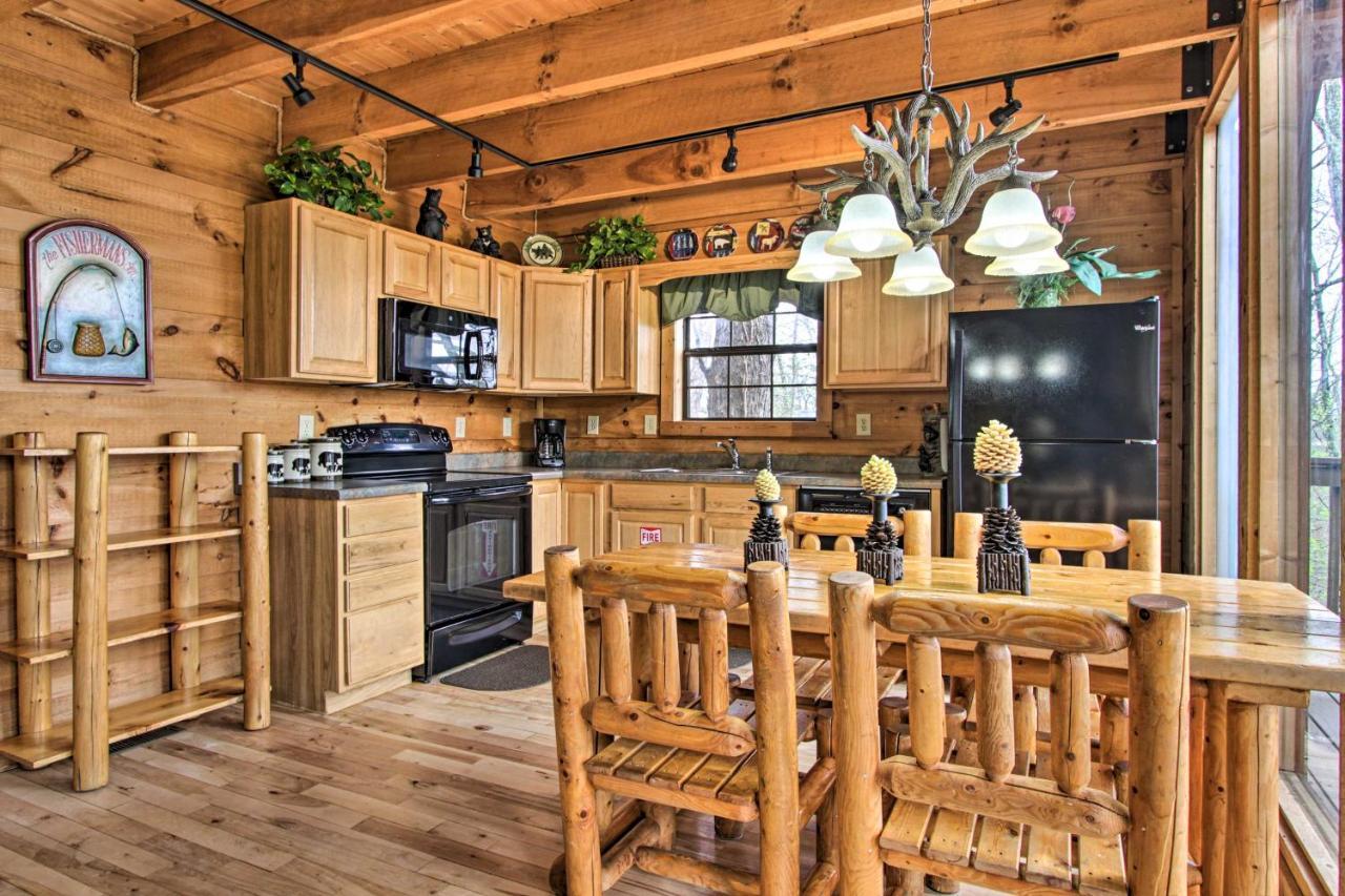 Sevierville Sanctuary Hot Tub, Pool Table And Deck! 외부 사진