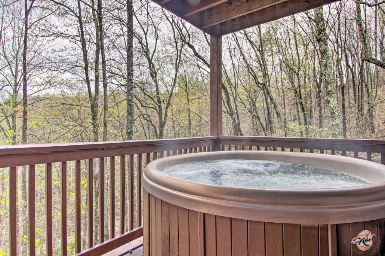 Sevierville Sanctuary Hot Tub, Pool Table And Deck! 외부 사진