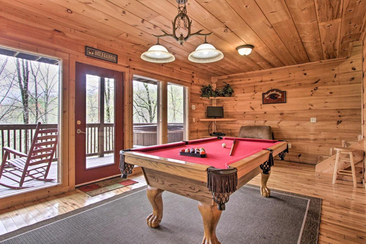 Sevierville Sanctuary Hot Tub, Pool Table And Deck! 외부 사진