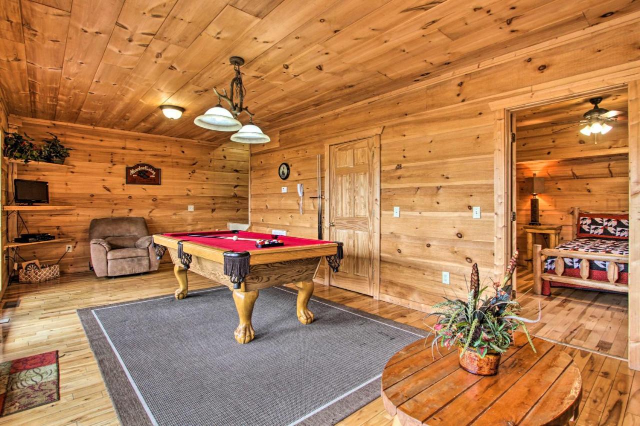 Sevierville Sanctuary Hot Tub, Pool Table And Deck! 외부 사진