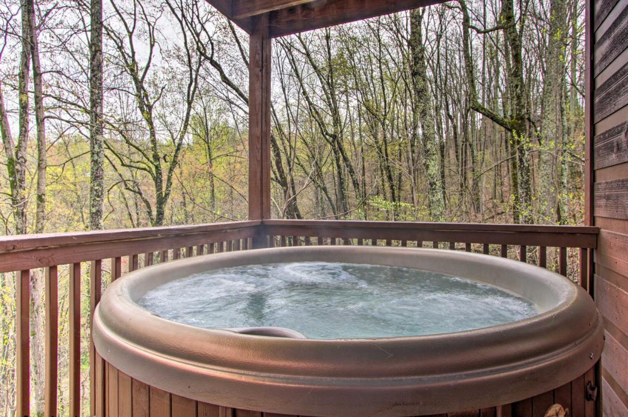 Sevierville Sanctuary Hot Tub, Pool Table And Deck! 외부 사진
