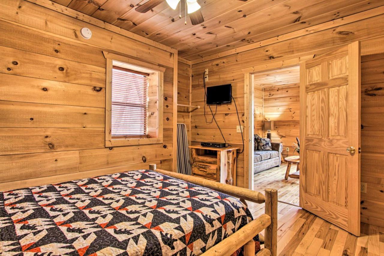 Sevierville Sanctuary Hot Tub, Pool Table And Deck! 외부 사진